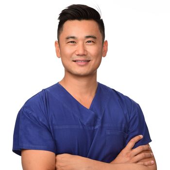 Dr Paul Chen In Scrubs Hi Rez Uncropped 126793be3645c8c2ceb6eecaf0d6d050 